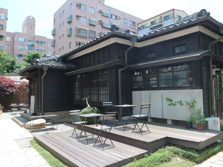 藏身在新竹大遠百對面小巷子的新竹古蹟咖啡廳