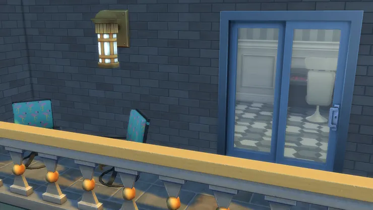 露台要常掃，燈呀門呀也會積聚大量灰塵。(但我以前住有露台的房子都不會走出去，眼不見為乾淨。)