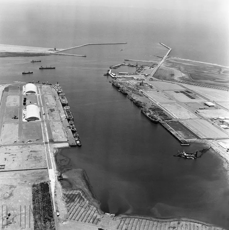 圖9 1978年左右的臺中港俯瞰照。檔號：A325000000E/0053/0062/1