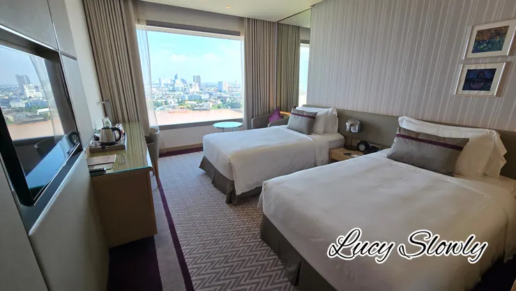 雙人河景房房間內部