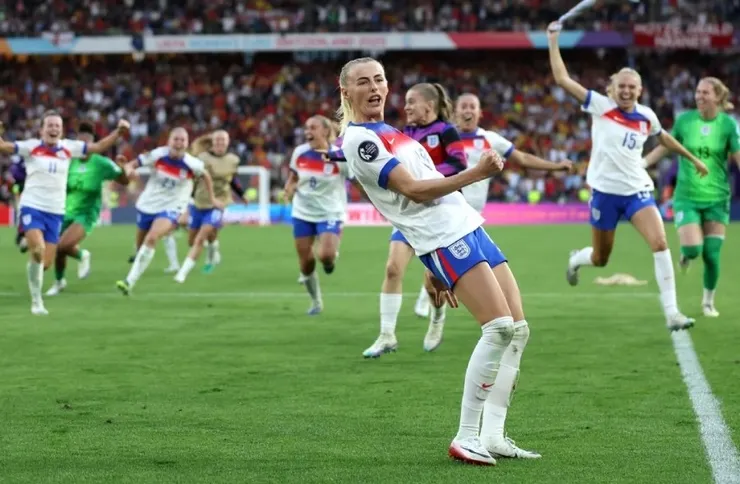 高妮姬莉射入最後一個十二碼球助英格蘭奪冠