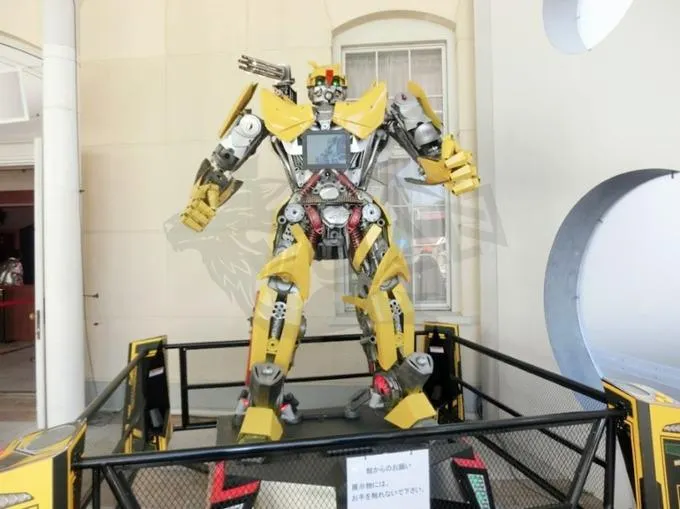 居然有變形金剛的大黃蜂XD