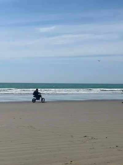 moeraki boulders~Take a jump