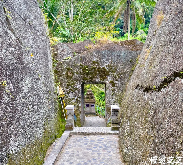 卡威山神廟入口