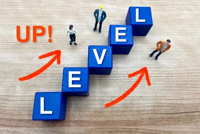 (使用者)會員->專員->主任->經理->寶石->鑽石->顧問