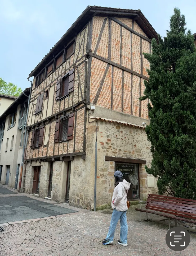 站在木筋房前,我重新思考自己的態度