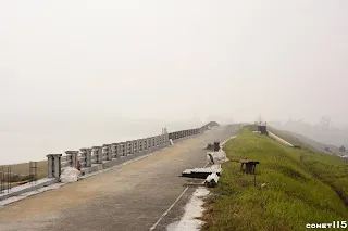 迷霧中的烏山頭堰堤