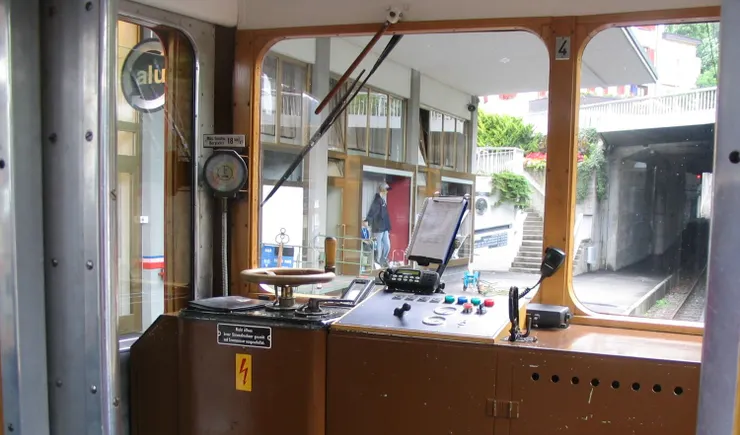 瑞吉山列車車長控制台