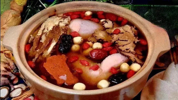 十全大補湯能補氣補血,還能溫陽禦寒。但要注意熱性與濕性體質的人比較不適合服用。