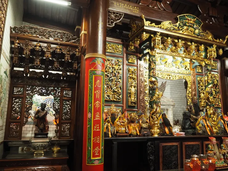 圖2-土地公旁的註生娘娘