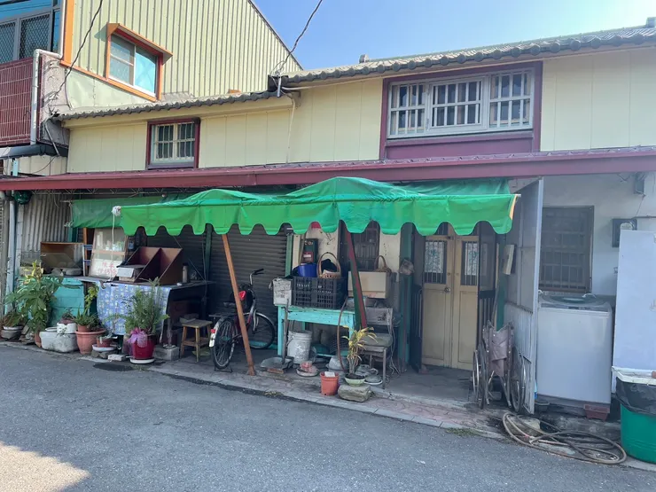 路途中的柑仔店(沒開)