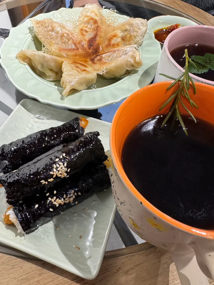 還來不及拍照，飯捲就被吃了