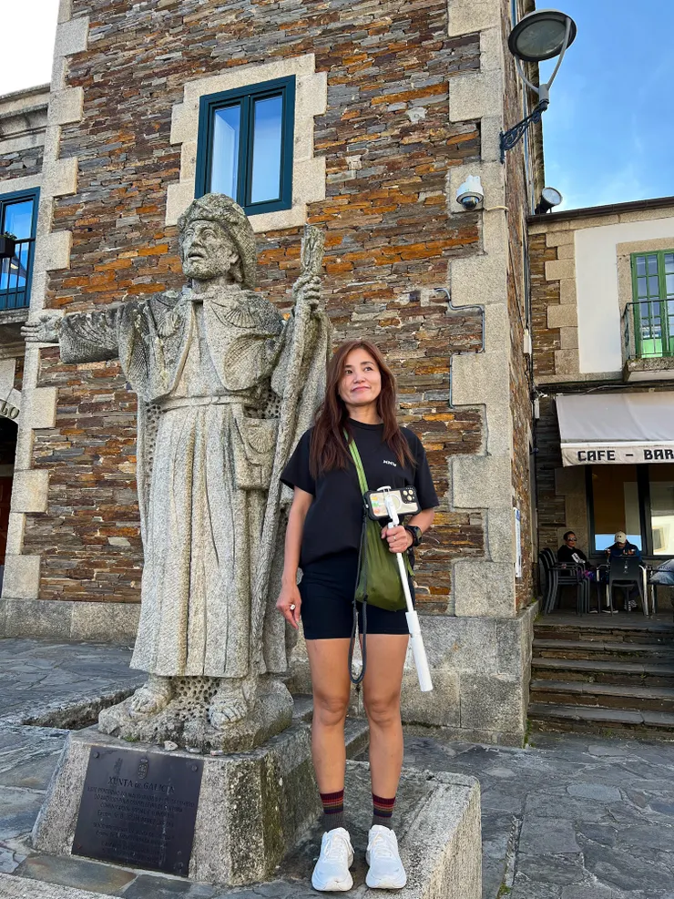 在市政廳前的雕像