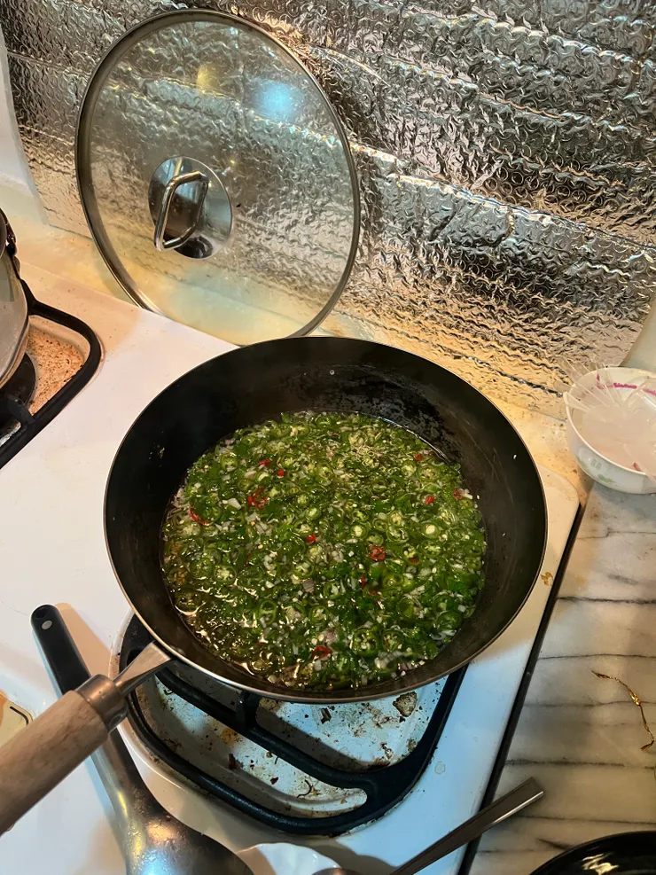 稍稍煮到味道，尤其是辣味有出來就好，不用滾到料都爛掉。