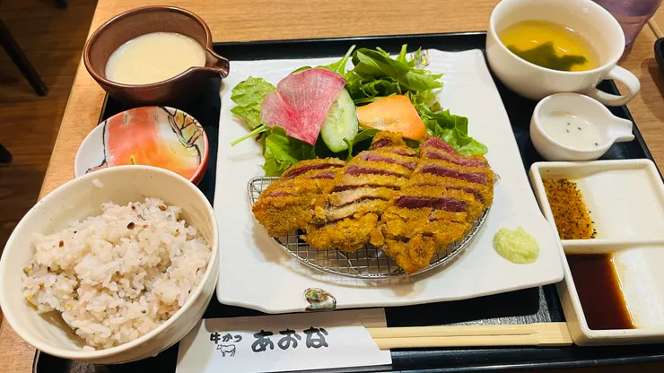 和牛炸牛排怎麼樣都不該錯過吧。