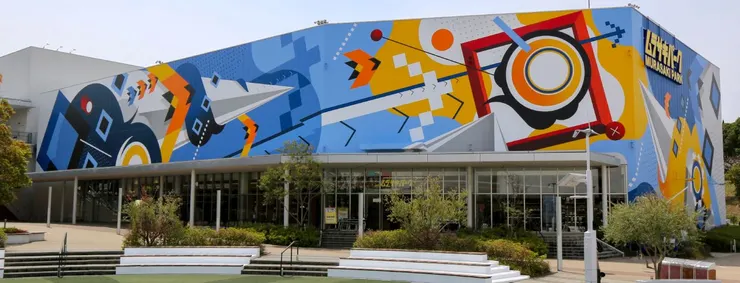 Murasaki Expocity 彩繪外牆