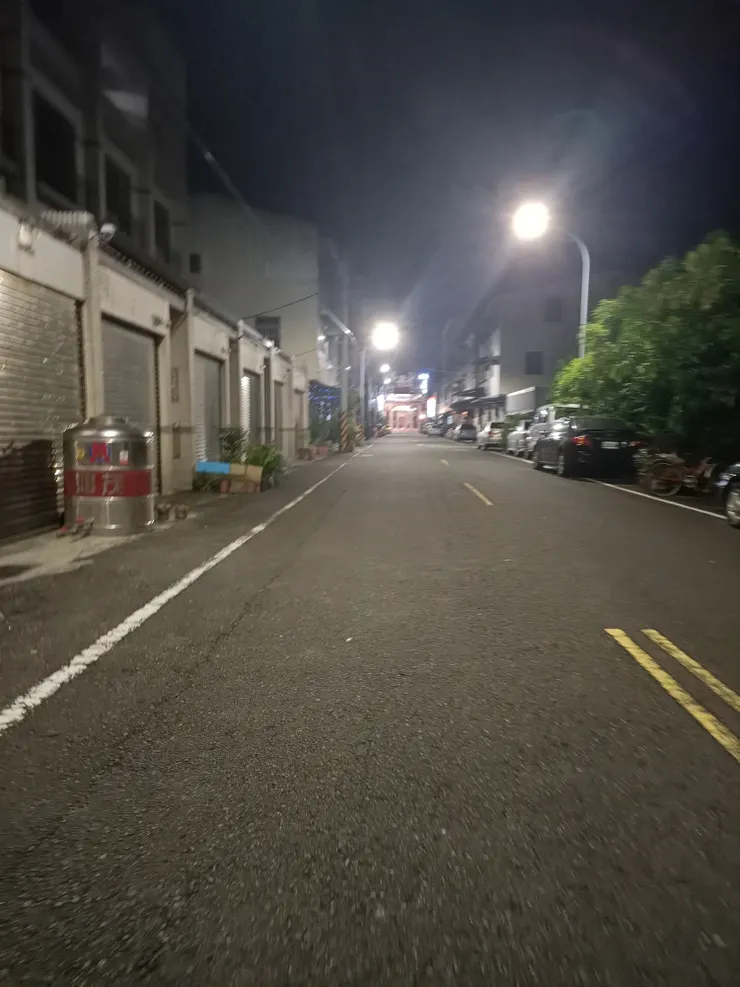 跟🐷比賽，誰先到家🤣，我用走的，🐷騎車！