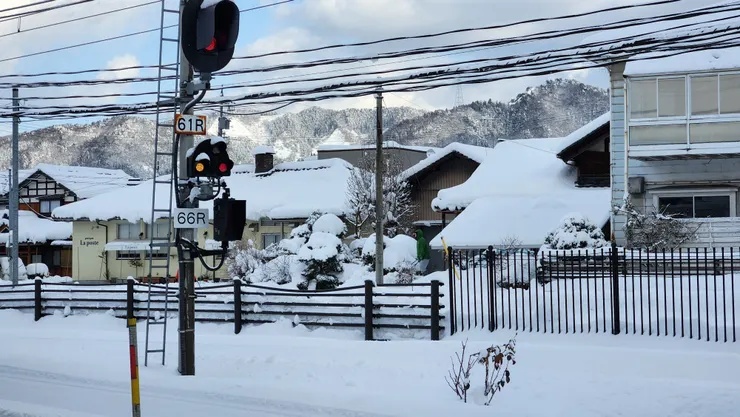 鐵路區域都被覆蓋著厚厚的積雪