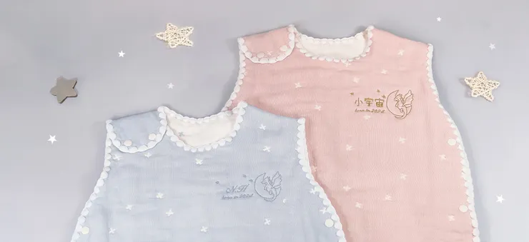 10mois品牌官網與專櫃獨家推出與日本零時差，客製化刺繡服務