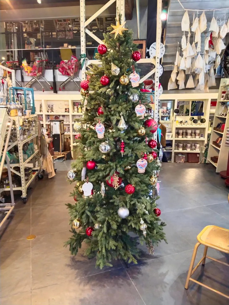 店內的耶誕樹