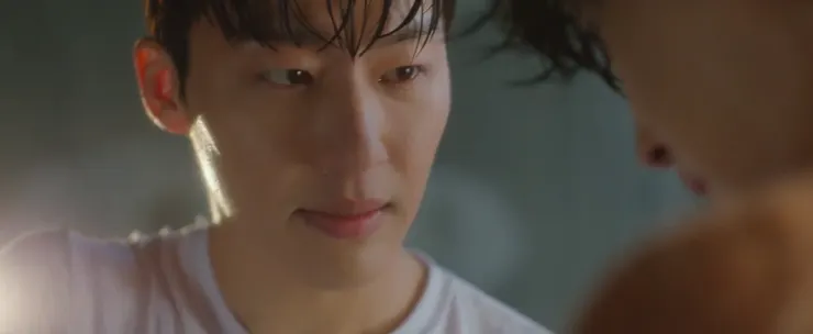 不經意被東熙的美色吸引了 哈哈哈哈