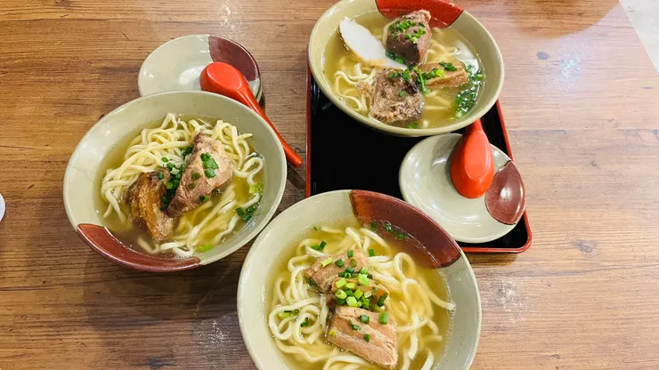 清爽的沖繩麵，我可以吃好幾碗!