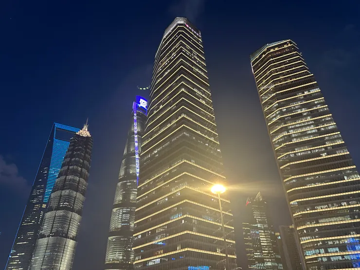 好多好多的中國特色社會主義大樓