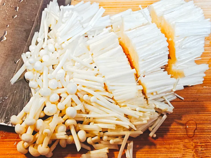 金針菇切斷                                                                          梵靈乾坤工作室提供