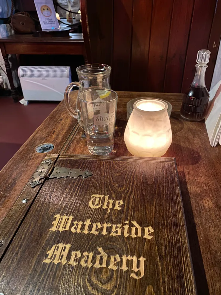 The Waterside Meadery餐廳