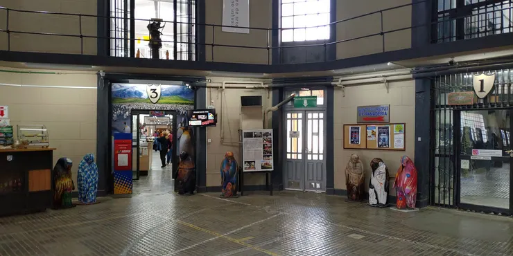 以前是監獄，現在是博物館講著小鎮歷史