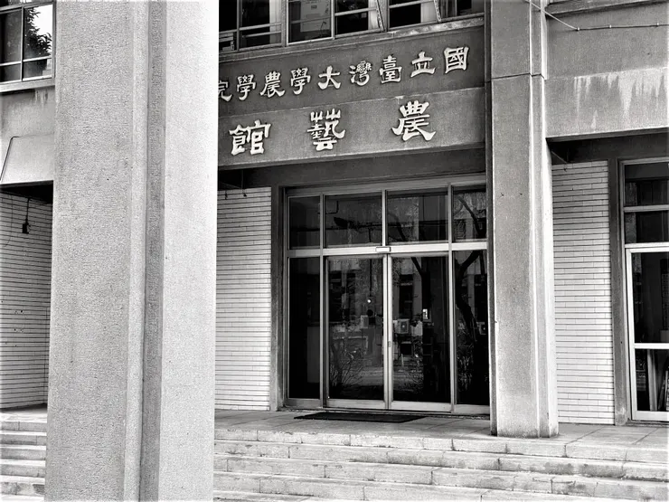 車寄與門柱的關係