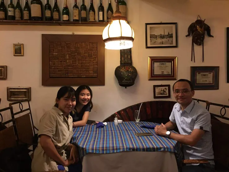 我的越南語老師和我的韓國同學。