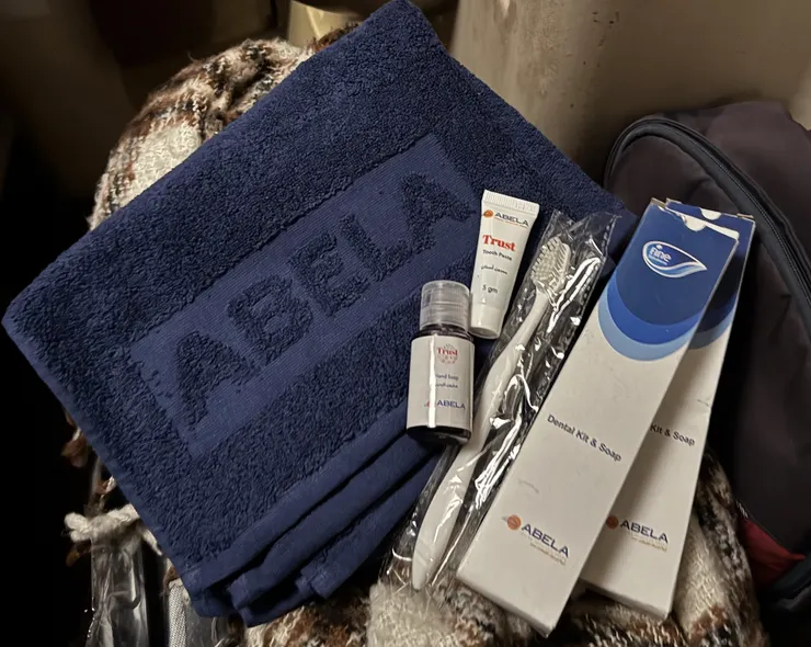 簡單的備品組（拍謝房間昏暗手抖所以有點糊 xD）