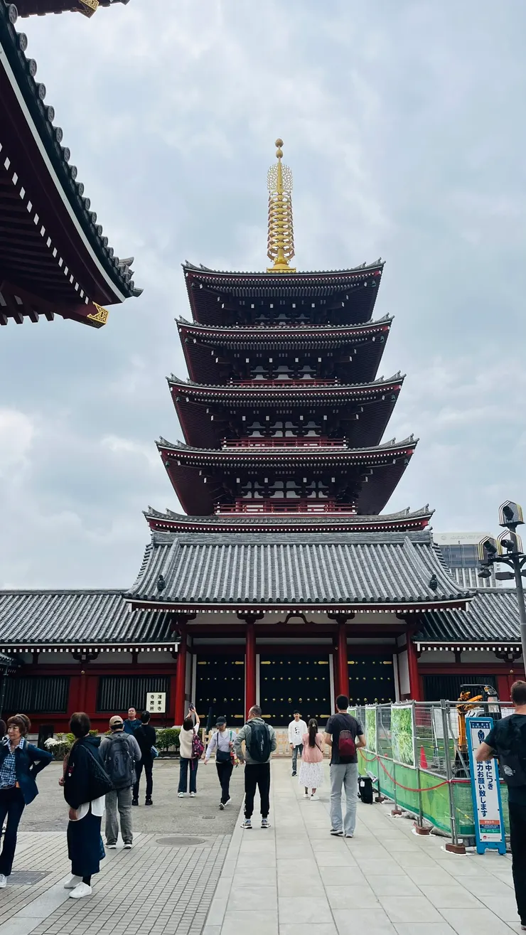 在前方合影倒是可以的。