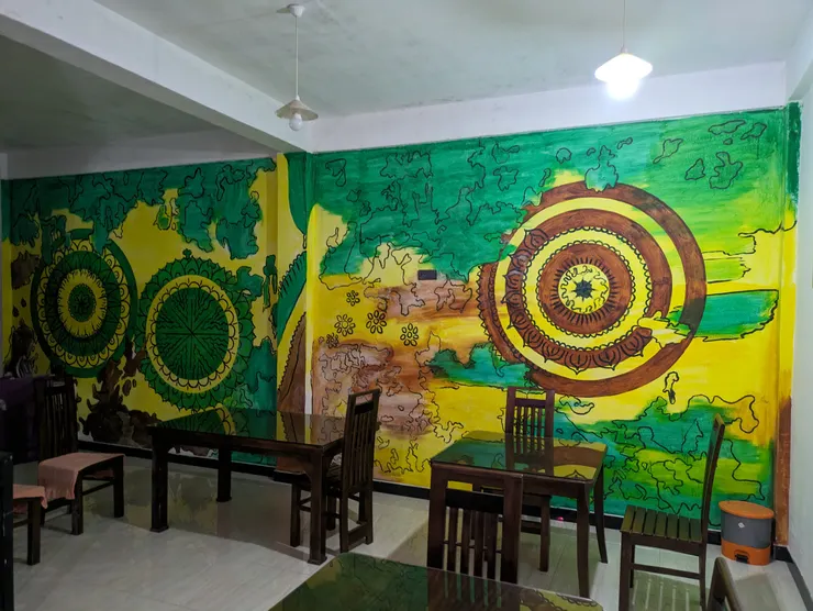 旅店的二樓牆面繪畫