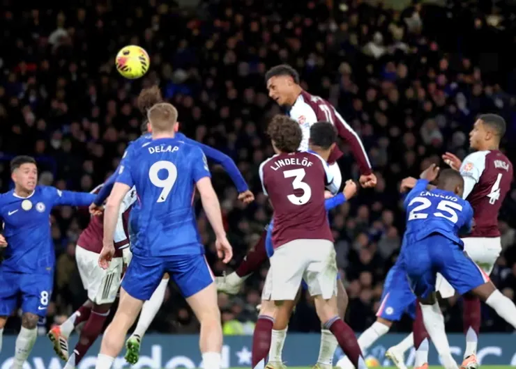 屈堅斯跳頂入網助阿士東維拉反勝2:1