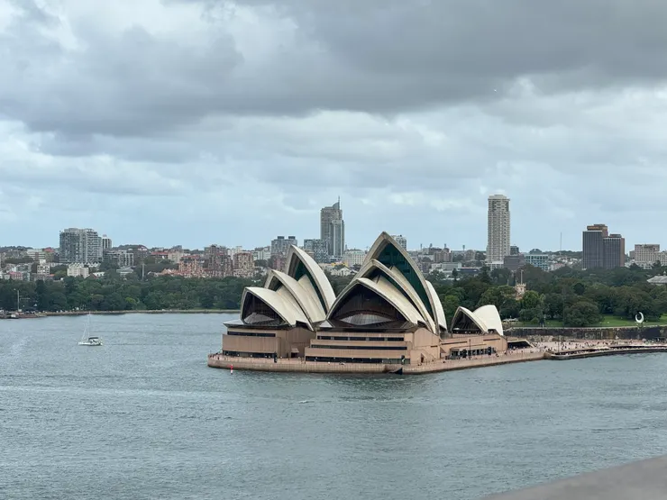 從港灣大橋拍的歌劇院