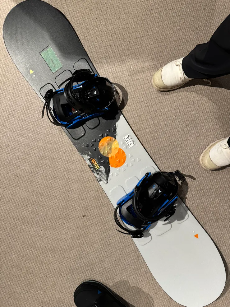 很多裝備是租的，滑雪是昂貴的運動啊