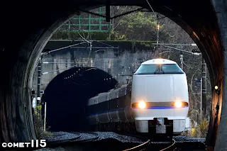 在新幹線通車的同時，北陸在來線特急駛出北陸隧道的畫面也即將成為絕響