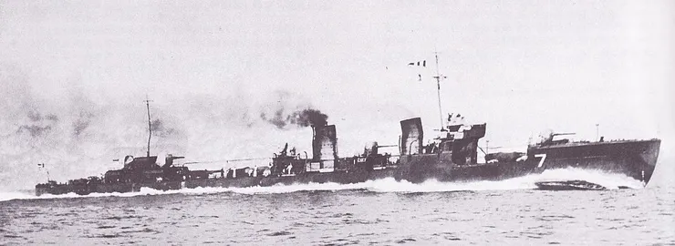 1924年，松風號在舞鶴海域進行速度測試。