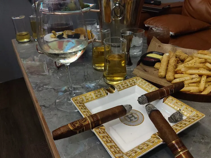 Oliva Serie V Melanio Figurado雪茄