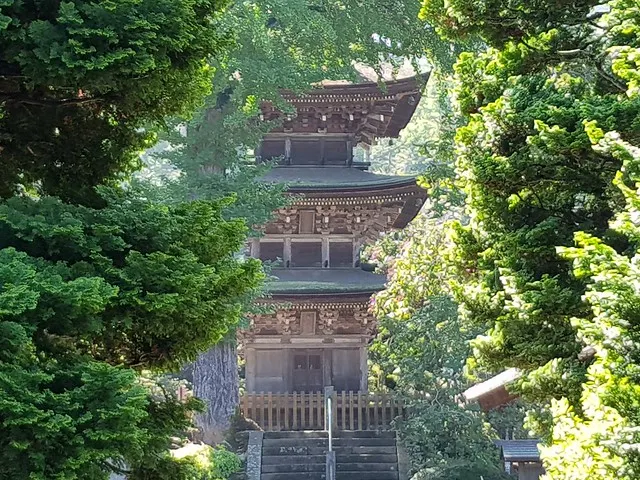 前山寺三重塔