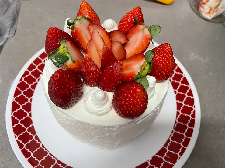 圓瑩製作的日式草莓蛋糕（作者拍攝）