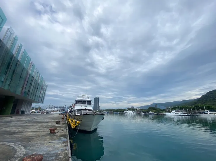宜蘭-龜山島 || 登船處在烏石港，是個很好的地點，回來之後要再參觀蘭陽博物館吹冷氣，或是找地方吃飯都很方便