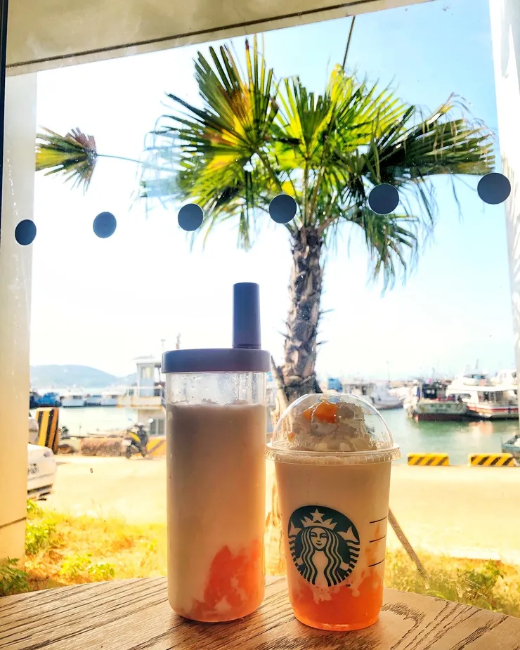 星冰樂配上馬祖的海景