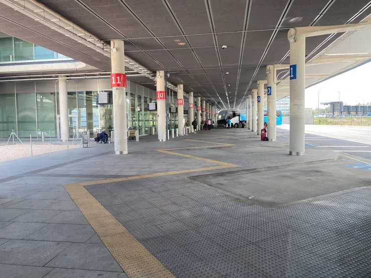 機場T4旁巴士轉運站