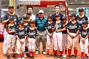 埔頂國小棒壘球隊 女棒於全國賽得到第二名，雖然流下不甘心的淚水，但也因此獲邀到CPBL樂天桃猿主場開球，獲得全場喝采。