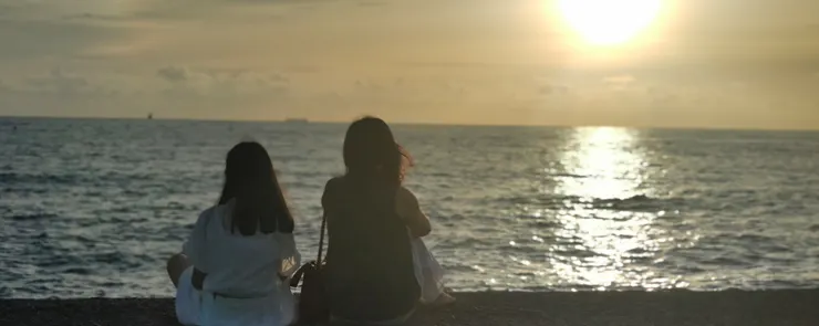 妻女在西子灣自拍