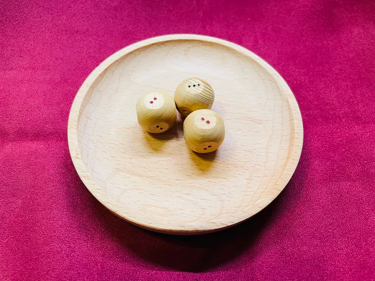 檜木做的太極丸，每次卜卦都有檜木香氣❤️