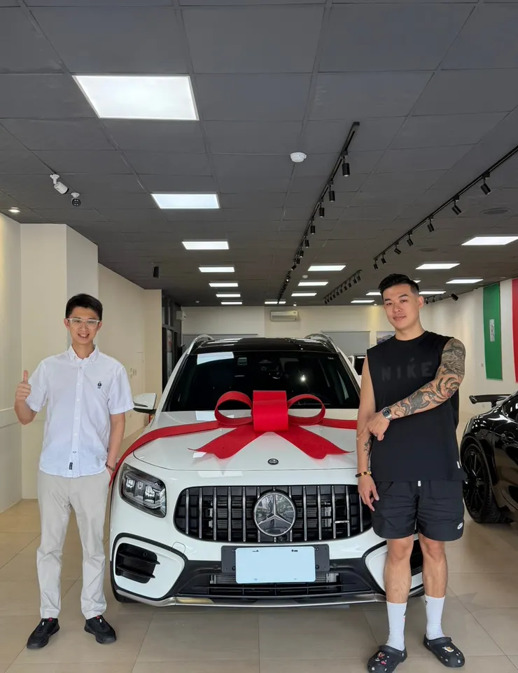 分享2024小改款AMG GLB35外匯車代購交車實錄，從韓國找車、鑑定、海運到台灣驗車領牌，全流程解析，帶你了解專業代購如何安心入手性能車。